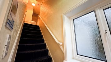 Classic Family 5 Room | 1 bedroom, in-room safe, desk, iron/ironing board