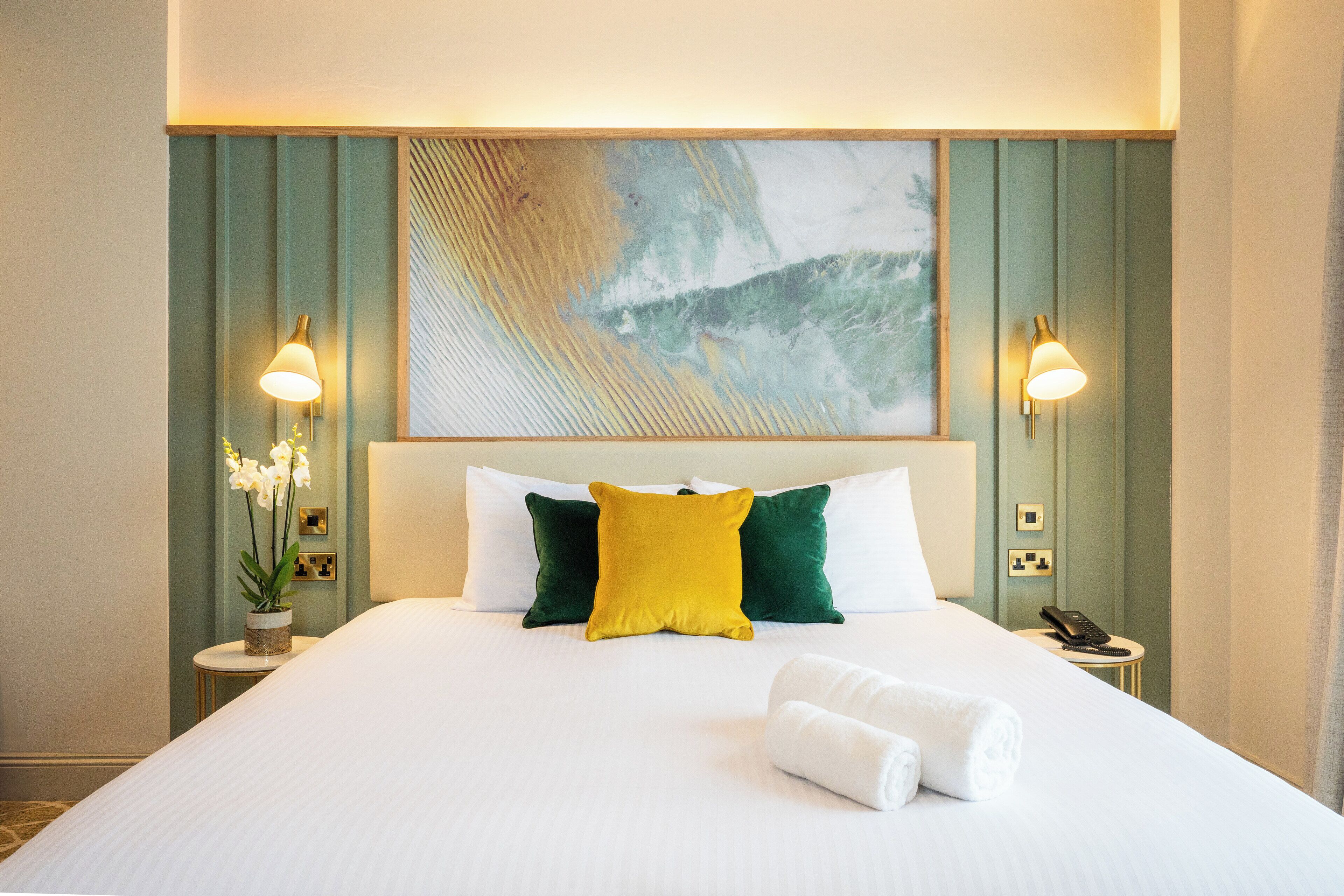 In-room safe, desk, iron/ironing board, free WiFi