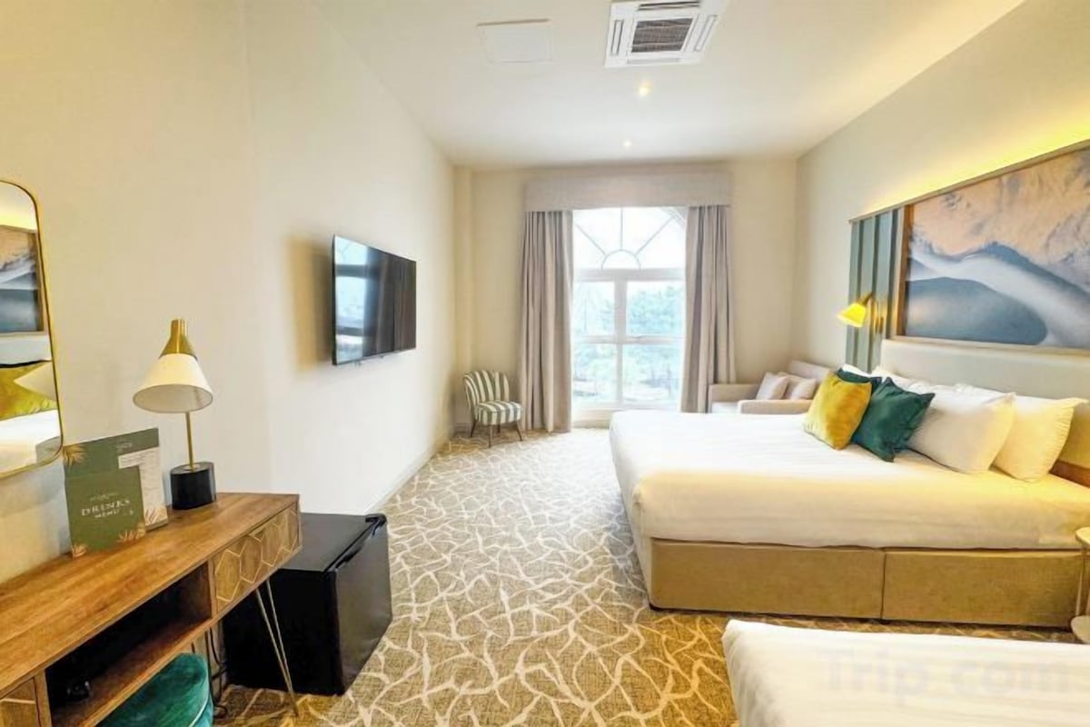 In-room safe, desk, iron/ironing board, WiFi (free)