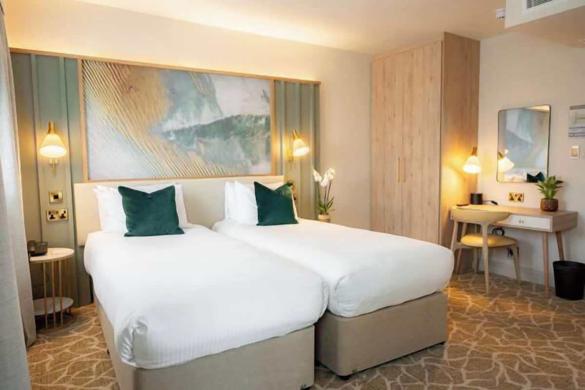1 chambre, coffres-forts dans les chambres, bureau