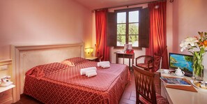 Minibar, in-room safe, desk, blackout curtains - Park Hotel le Fonti (Volterra)