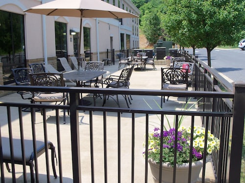 Holiday Inn Express Hotel & Suites Winchester by IHG