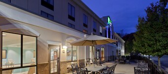 Holiday Inn Express Hotel & Suites Winchester by IHG