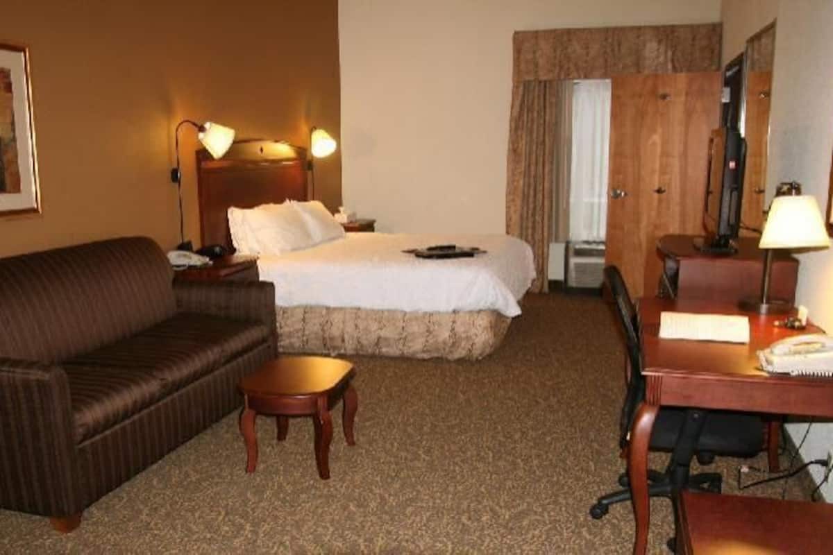 In-room safe, iron/ironing board, free cribs/infant beds, free WiFi