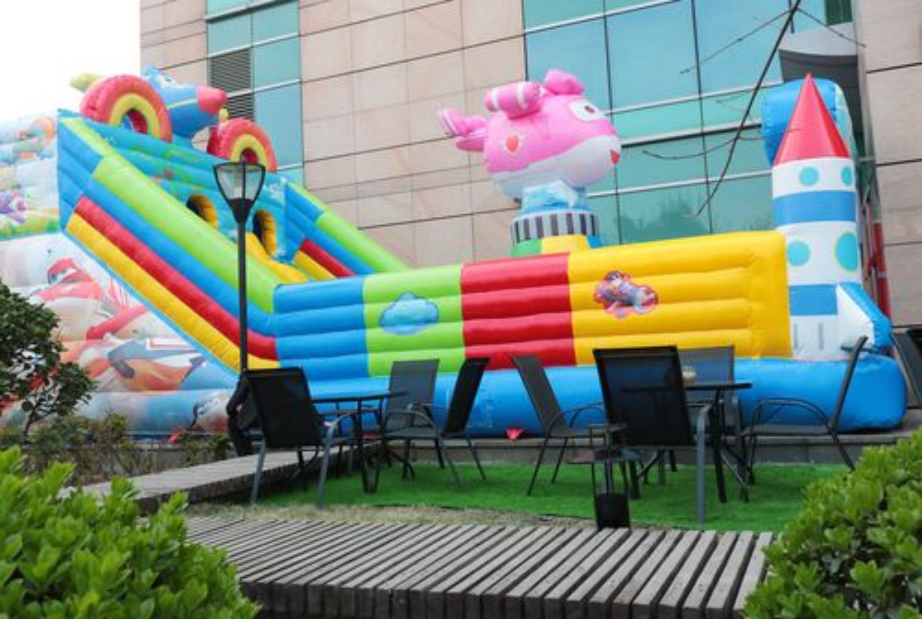 children’s play area – outdoor