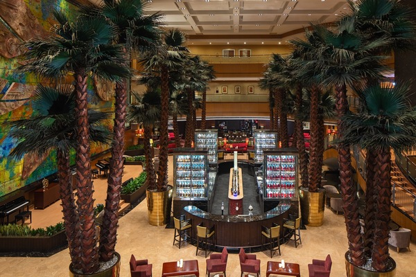 Lobby lounge