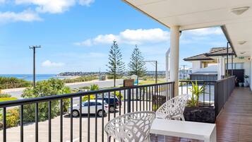 Luxury Beach Studio Apartment | Terrace/patio