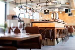 Free daily buffet breakfast  - Hotel Schwan & Post (Bad Neustadt an der Saale)