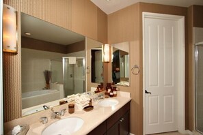 Maison en rangée Standard, 3 chambres | Salle de bain | Articles de toilette (gratuits), séchoir à cheveux, serviettes fournies