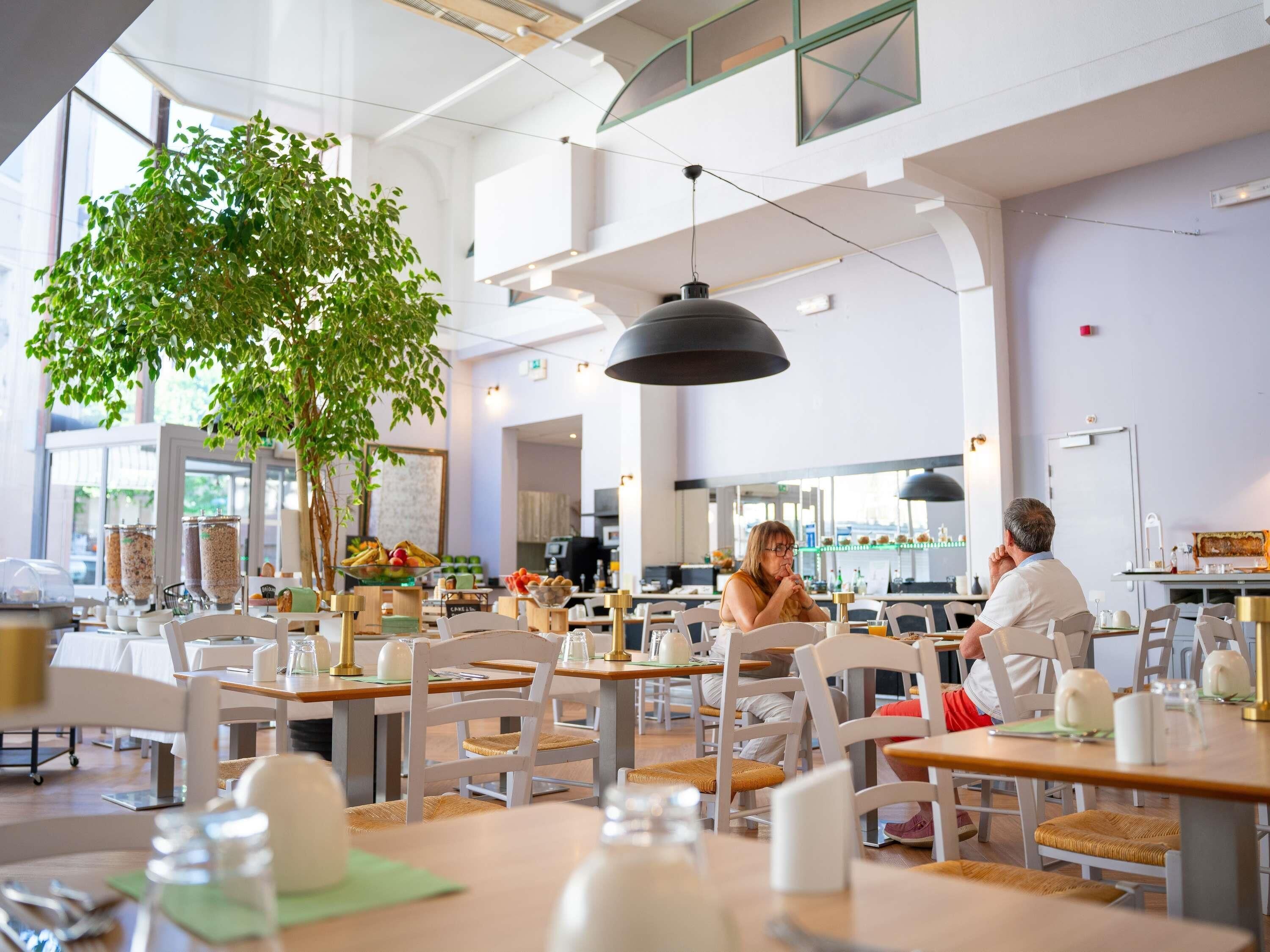 Tägliches Frühstücksbuffet gegen Gebühr