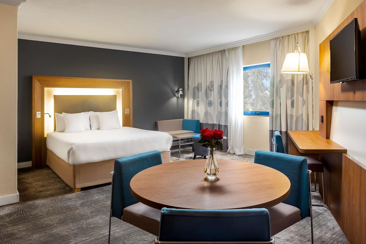 Ropa de cama de alta calidad y minibar 