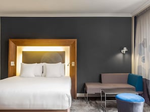 Premium bedding, minibar, in-room safe, desk - Novotel Port Harcourt (Port Harcourt)
