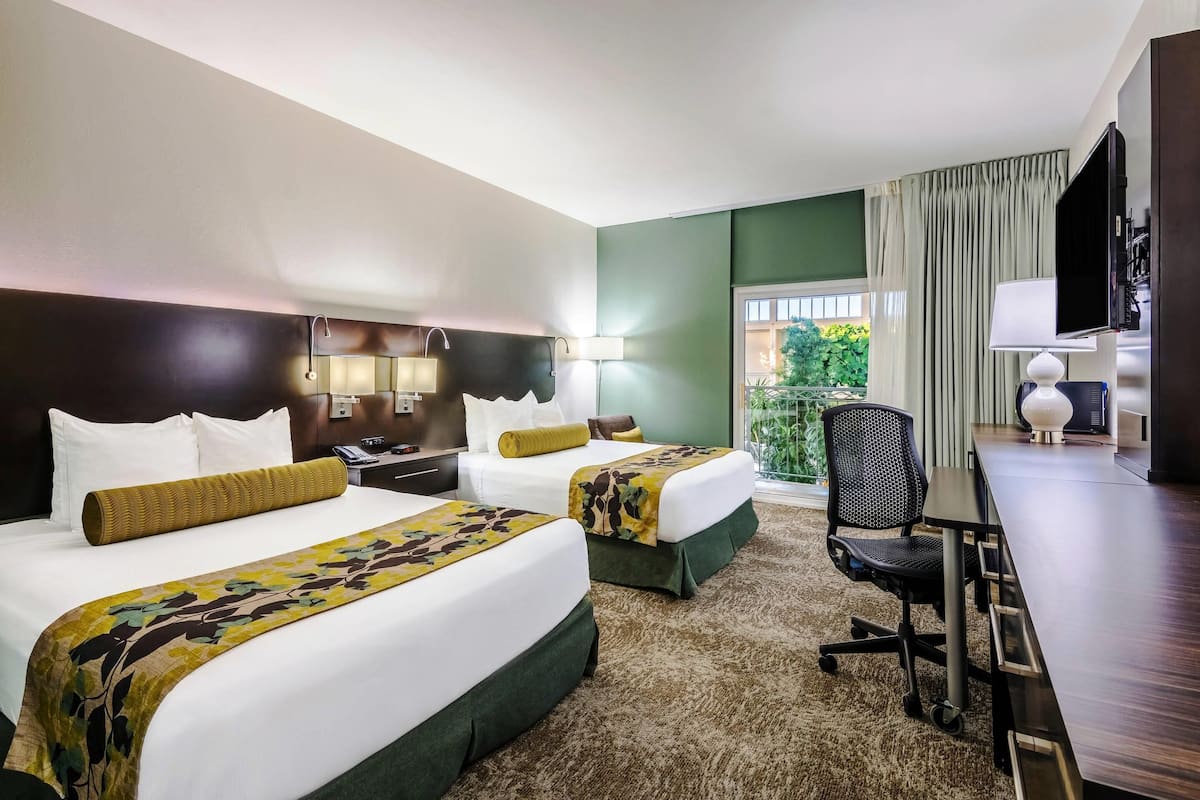 Room, 2 Queen Beds, Non Smoking, Pool View