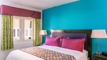 Zimmersafe, Schreibtisch, laptopgeeigneter Arbeitsplatz