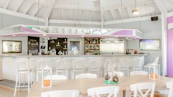 Bar (en la propiedad)