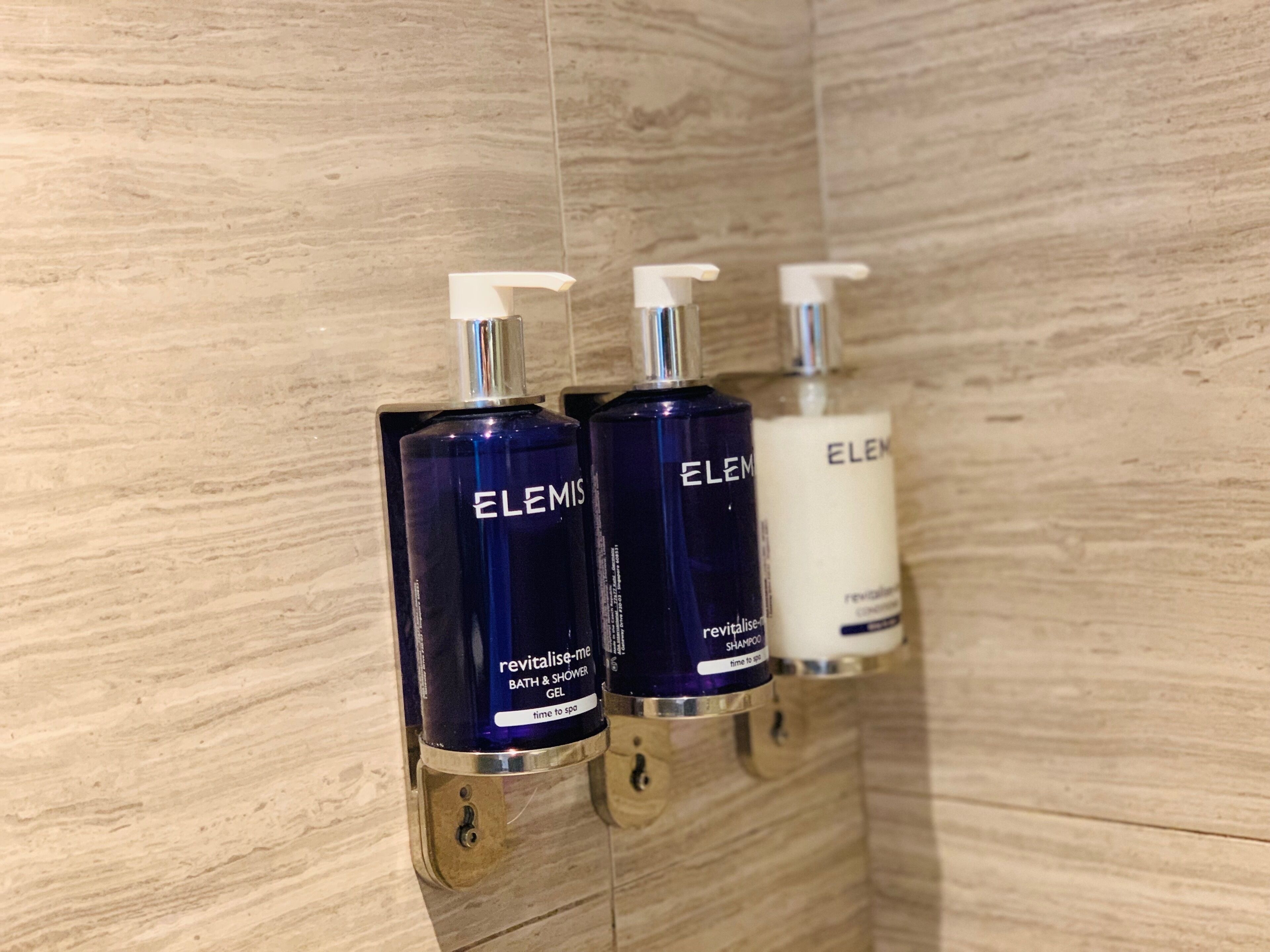 1 bedroom, hypo-allergenic bedding, down duvets, minibar