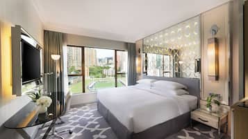1 bedroom, hypo-allergenic bedding, down comforters, minibar