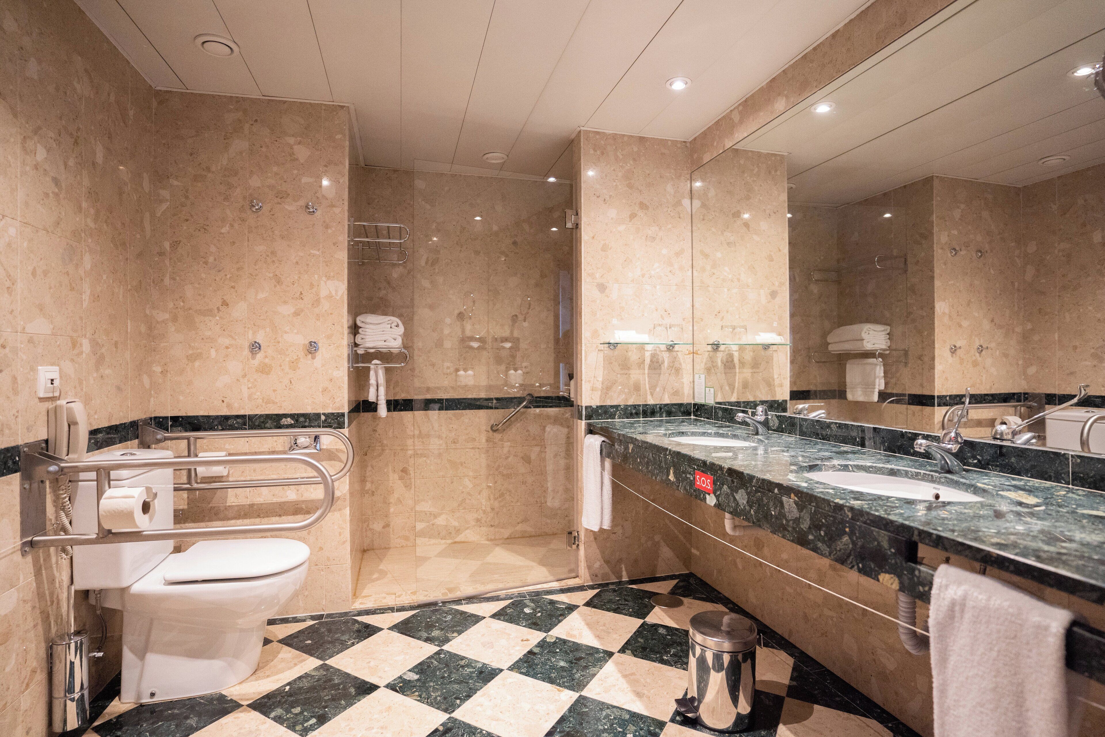 1 bedroom, hypo-allergenic bedding, pillow-top beds, minibar