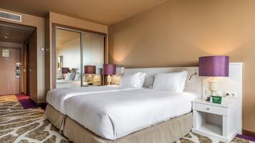 1 bedroom, hypo-allergenic bedding, pillowtop beds, minibar