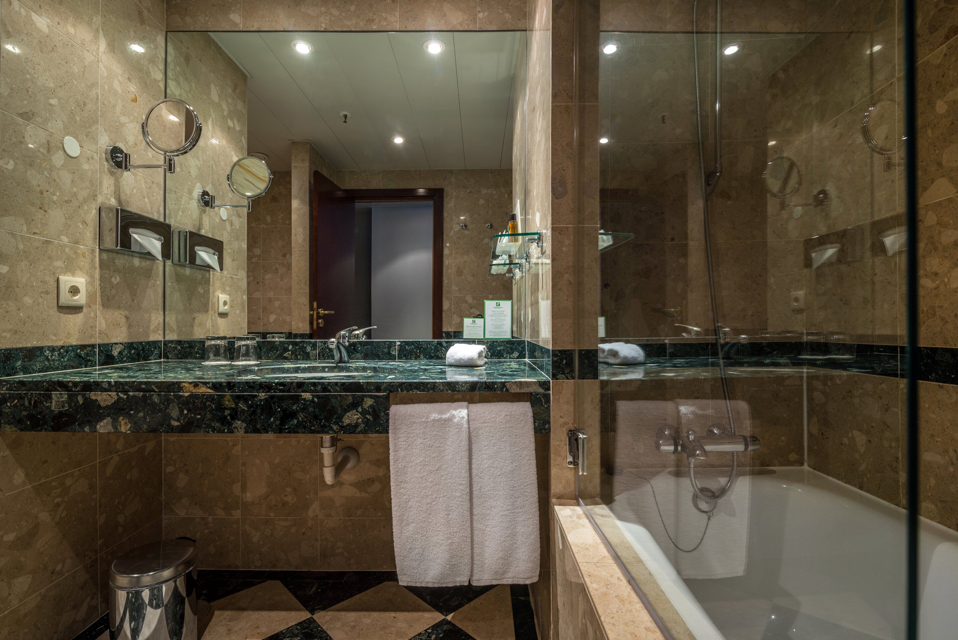 1 bedroom, hypo-allergenic bedding, pillowtop beds, minibar