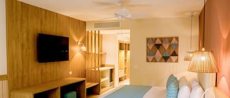 Premium bedding, pillowtop beds, in-room safe, desk