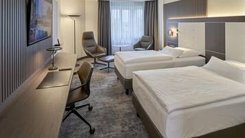 Business-Zimmer, 1 Doppelbett | Allergikerbettwaren, Minibar, Zimmersafe, Schreibtisch