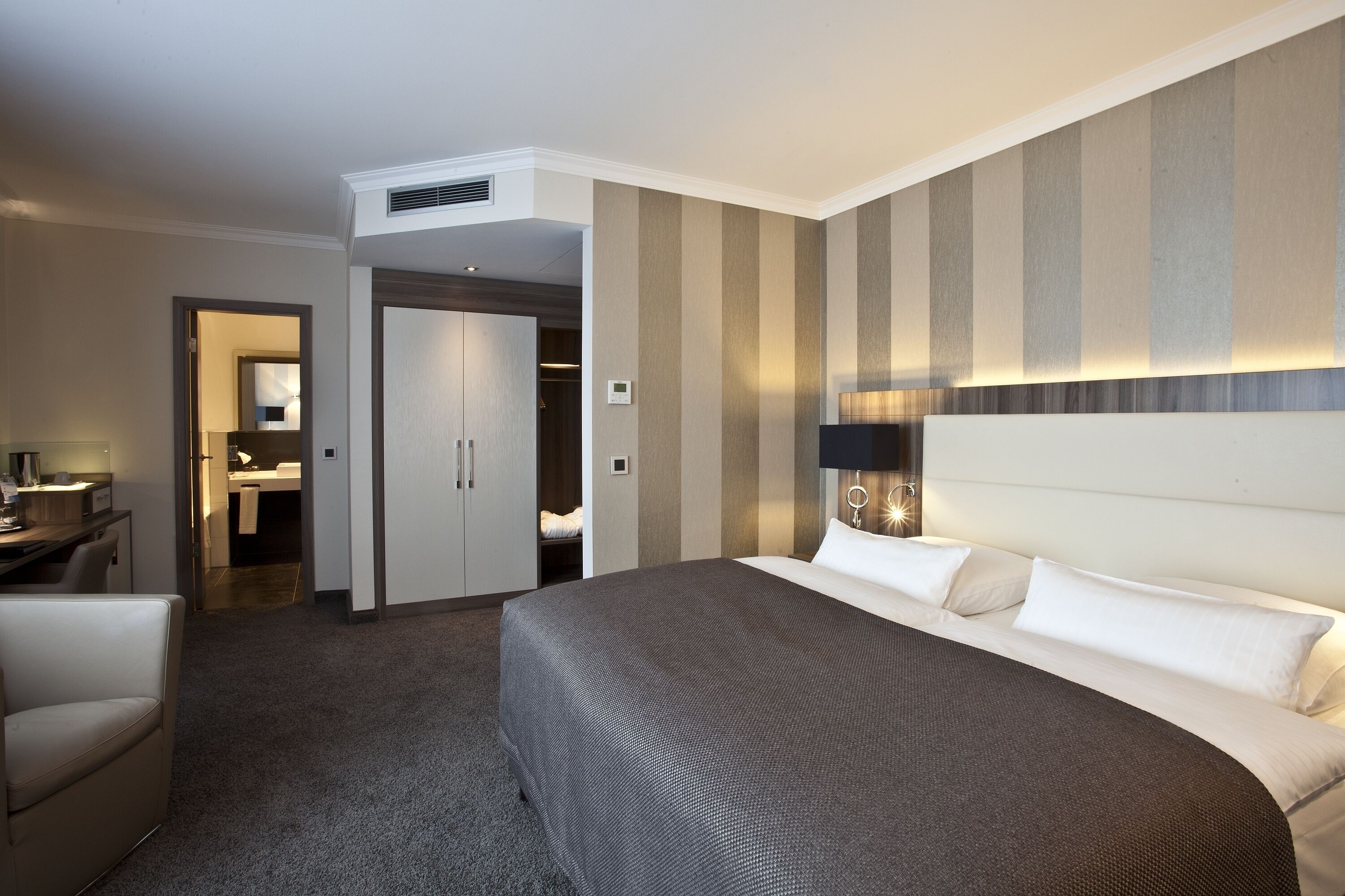 standard room, 1 double bed (quiet location) | 1 bedroom, hypo-allergenic bedding, minibar, in-room safe