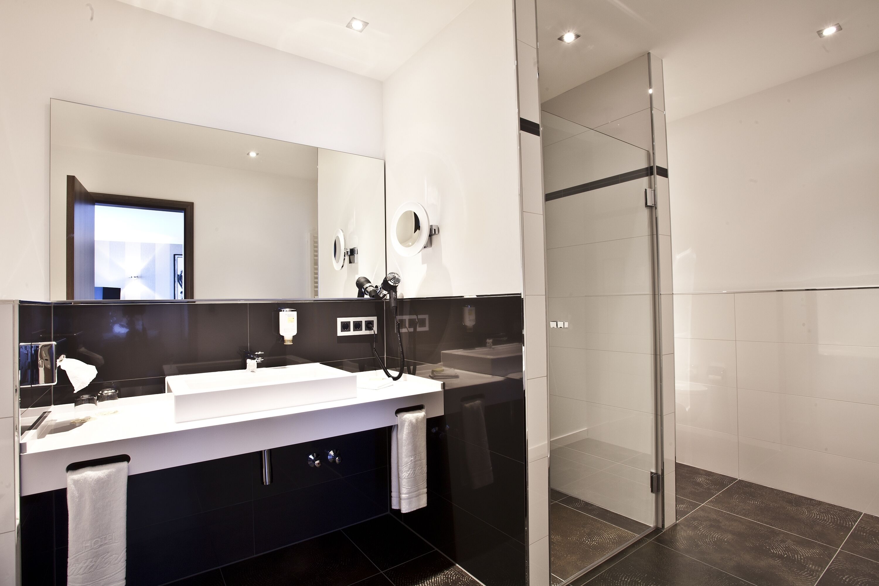 standard room, 1 double bed (quiet location) | bathroom | hair dryer, towels