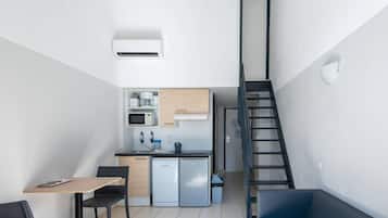 Studio (Studio supérieur) | Cuisine privée | Réfrigérateur, micro-ondes, plaque de cuisson, lave-vaisselle