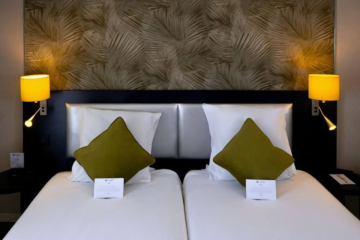 In-room safe, desk, soundproofing, iron/ironing board