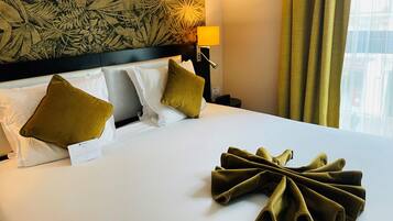 In-room safe, individually decorated, desk, soundproofing