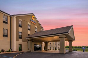Exterior - Comfort Suites Jefferson City (Jefferson City)