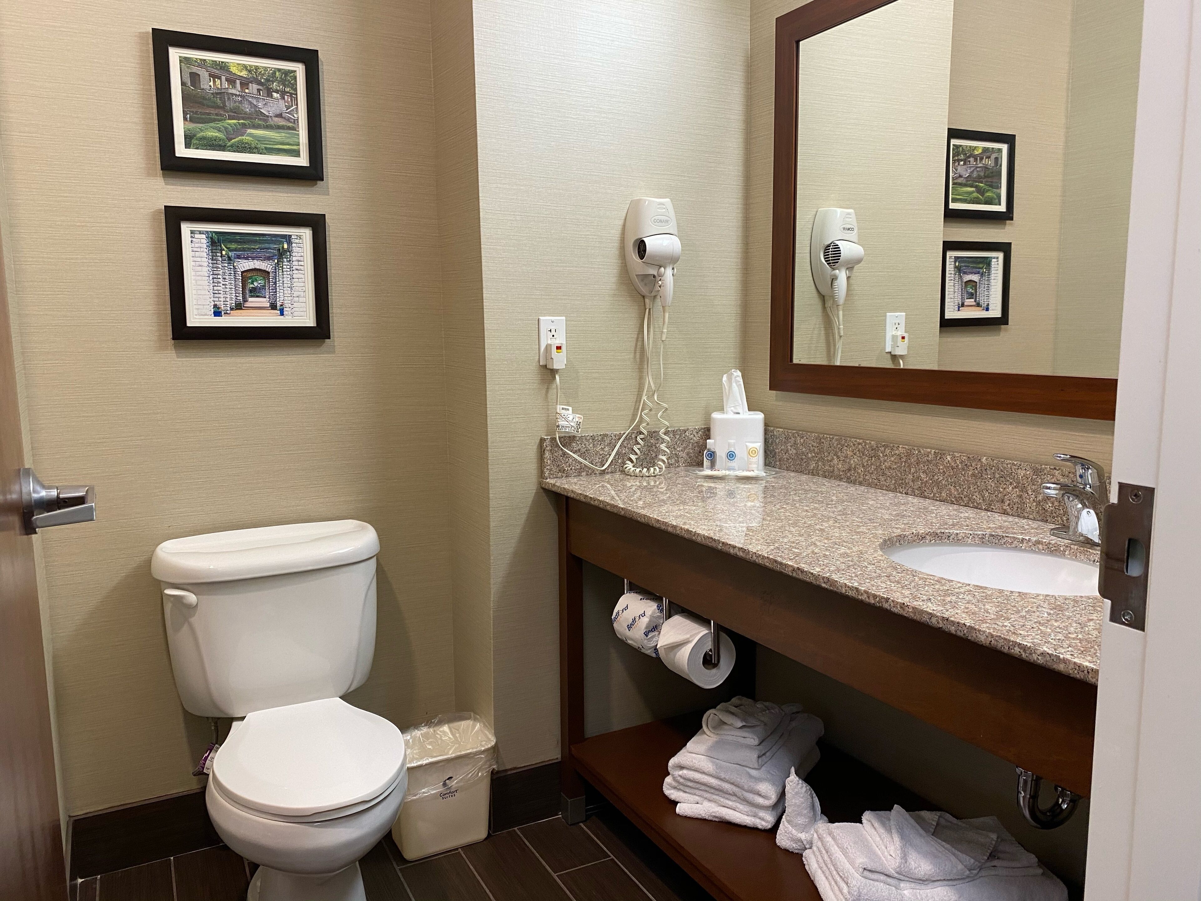 combined shower/bathtub, free toiletries, hair dryer, towels