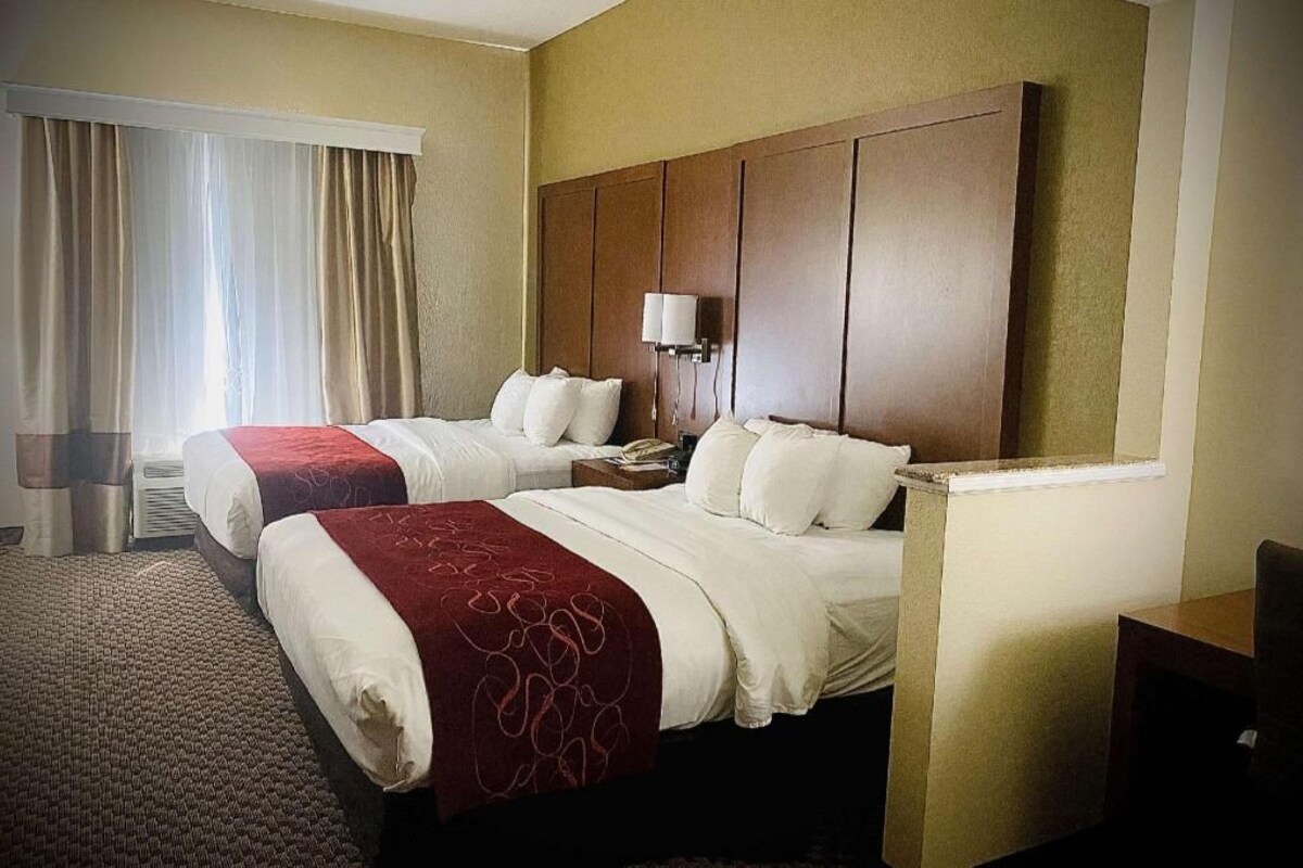 In-room safe, desk, iron/ironing board, WiFi (free)