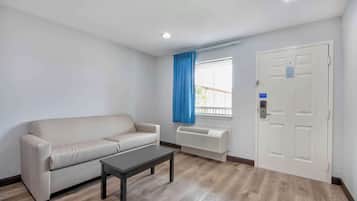 Deluxe Suite, 2 Double Beds, Non Smoking, Kitchenette | Desk, free WiFi, bed sheets