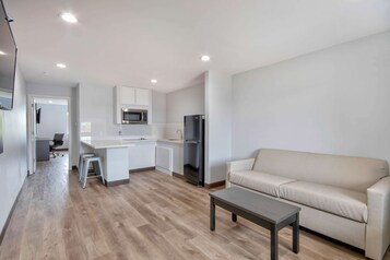 Skrivebord, gratis Wi-Fi, sengetøj