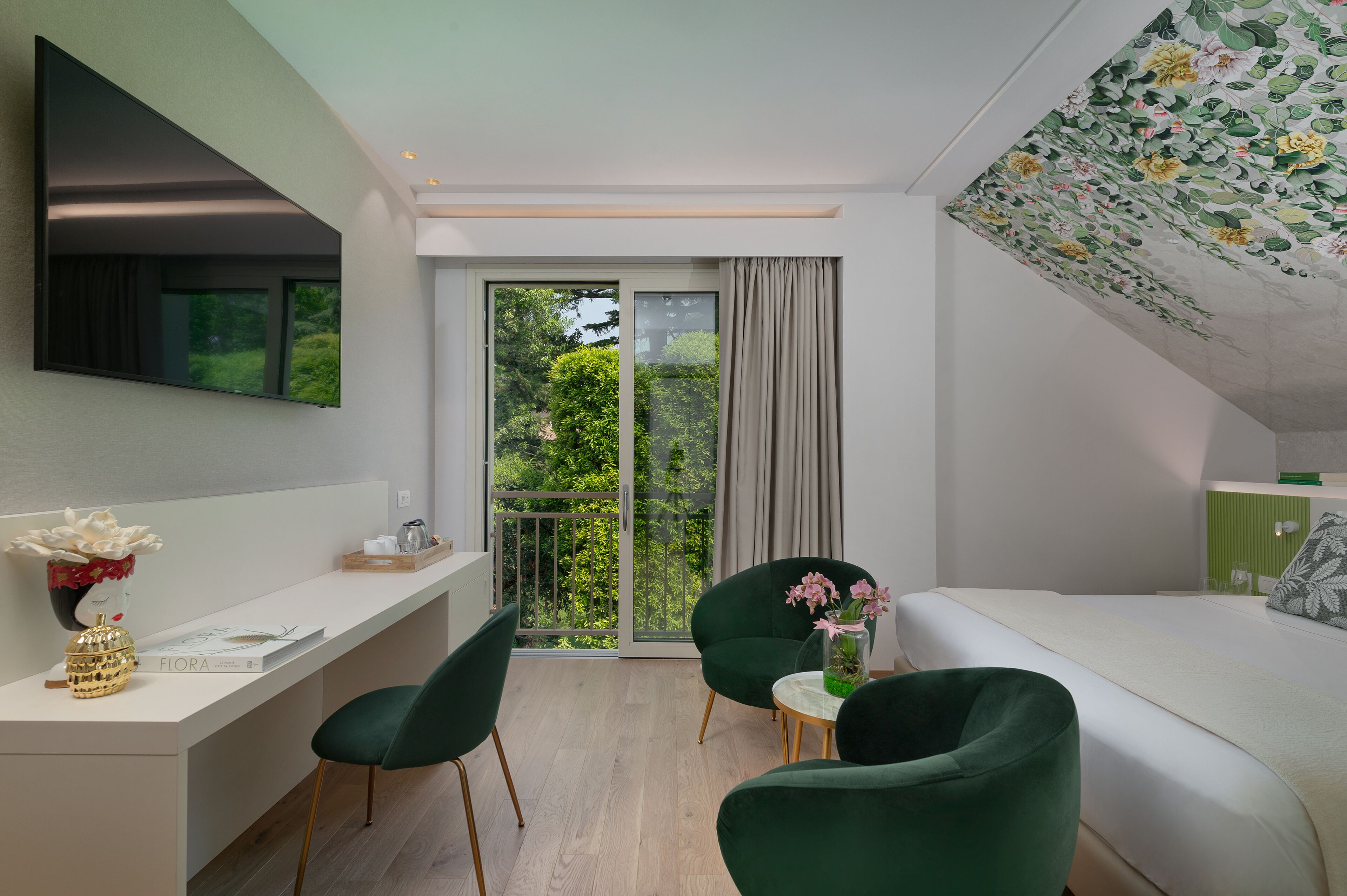 Down comforters, minibar, in-room safe, individually furnished