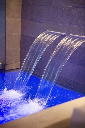 Indoor pool, seasonal outdoor pool, pool umbrellas, sun loungers