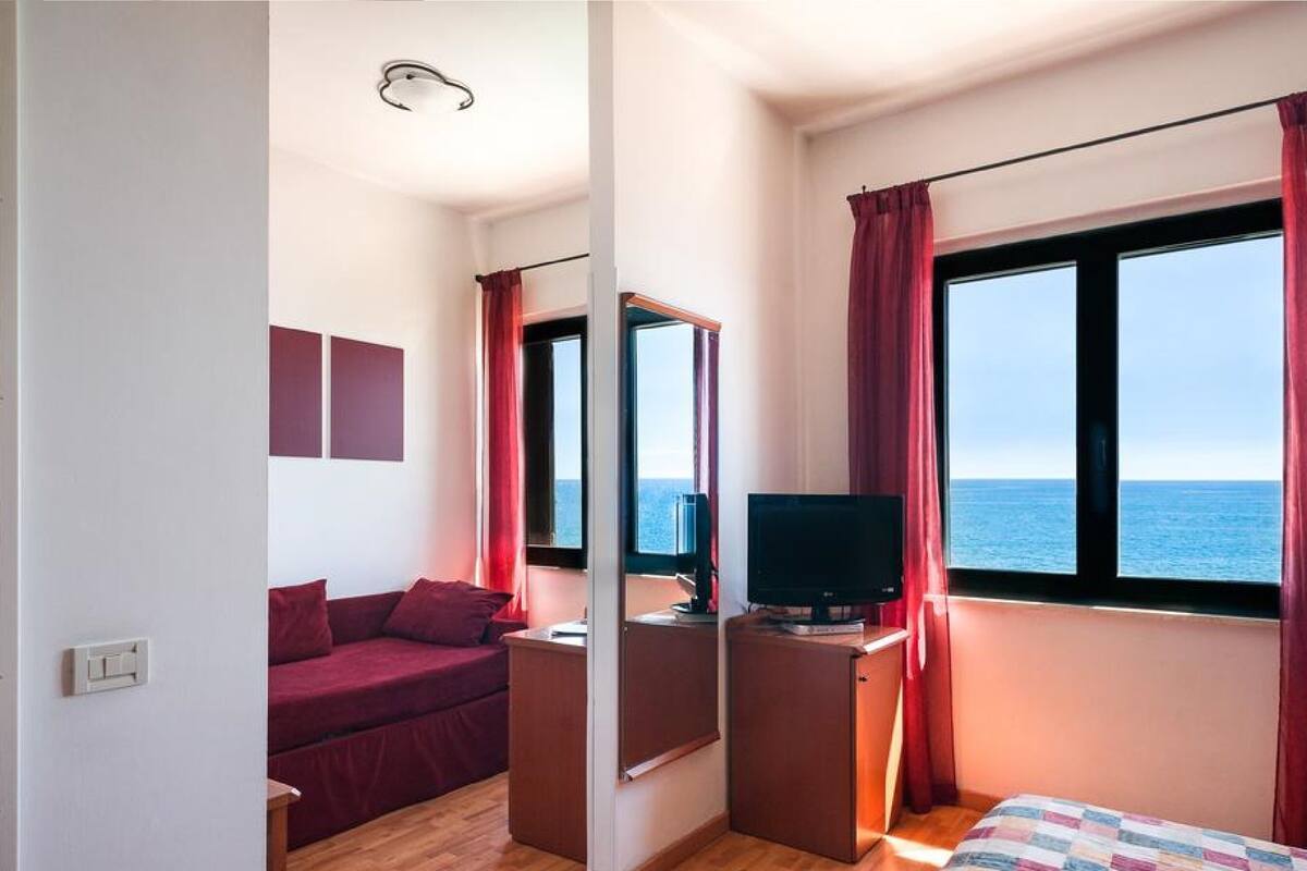 1 bedroom, minibar, in-room safe, desk