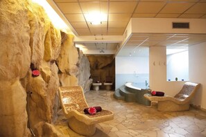 Turkish bath, body treatments, deep-tissue massages, sports massages - Hotel Tritone (Lipari)