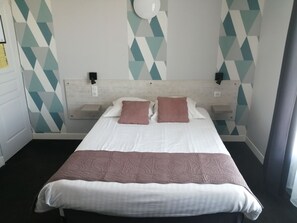 Double Room | Desk, soundproofing, iron/ironing board, free cribs/infant beds - Hotel d Orléans (Angouleme)