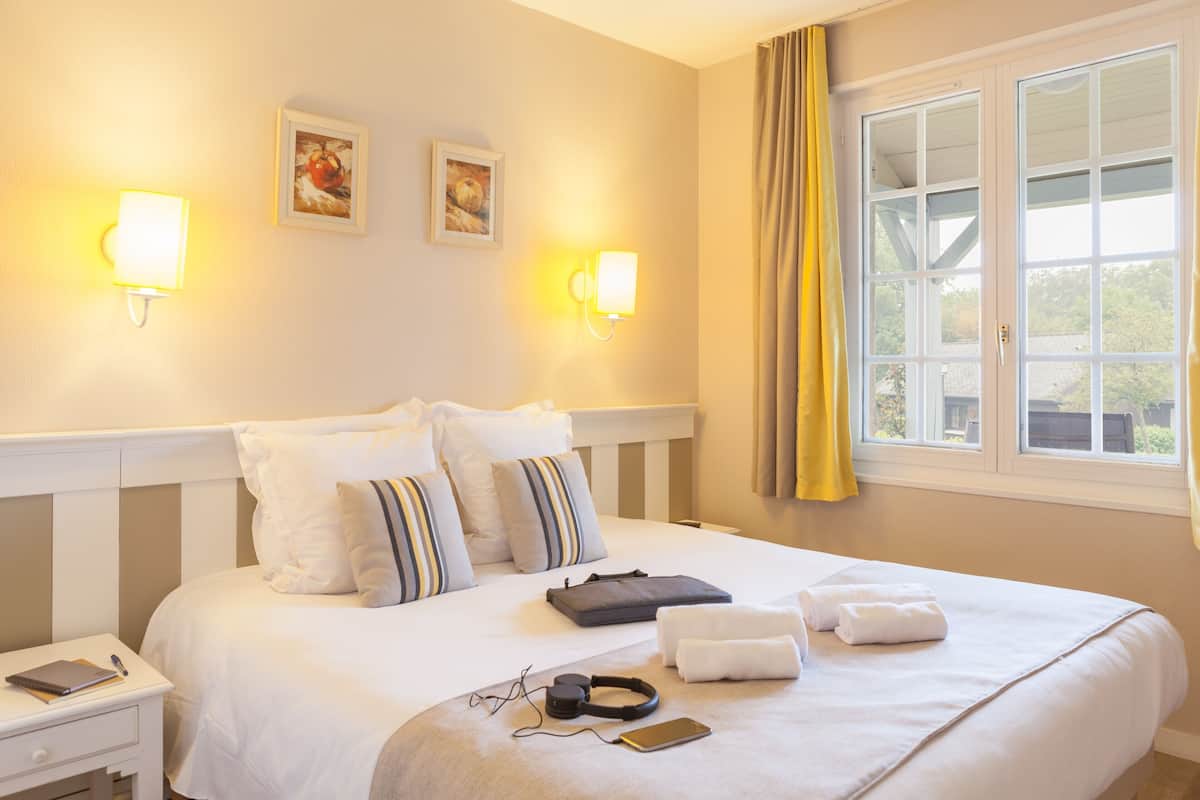 House 8 people - 3 bedrooms - Single - Story - Terrace | 2 bedrooms, individually furnished, blackout drapes, iron/ironing board