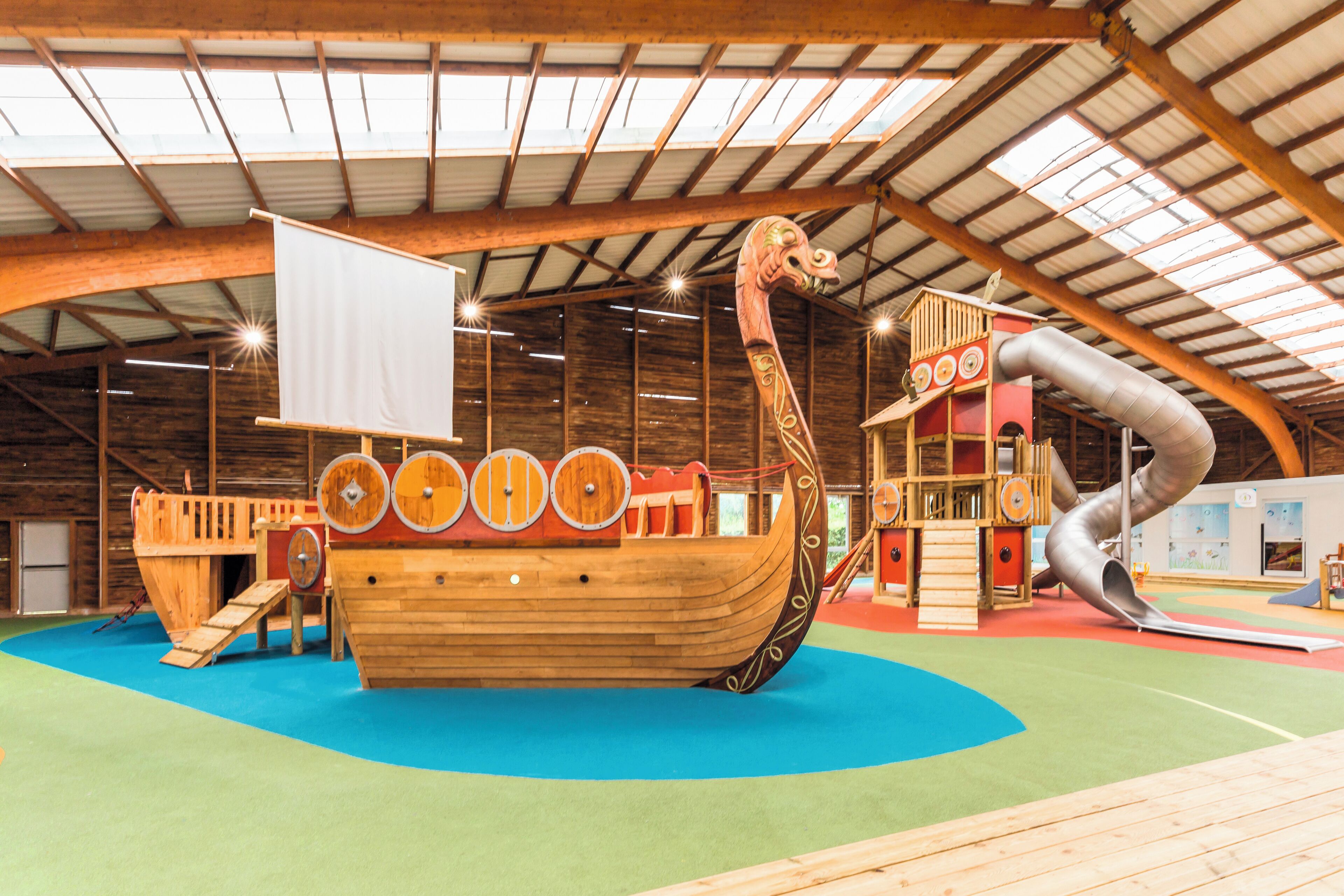 Khu vui chơi trẻ em - trong nhà