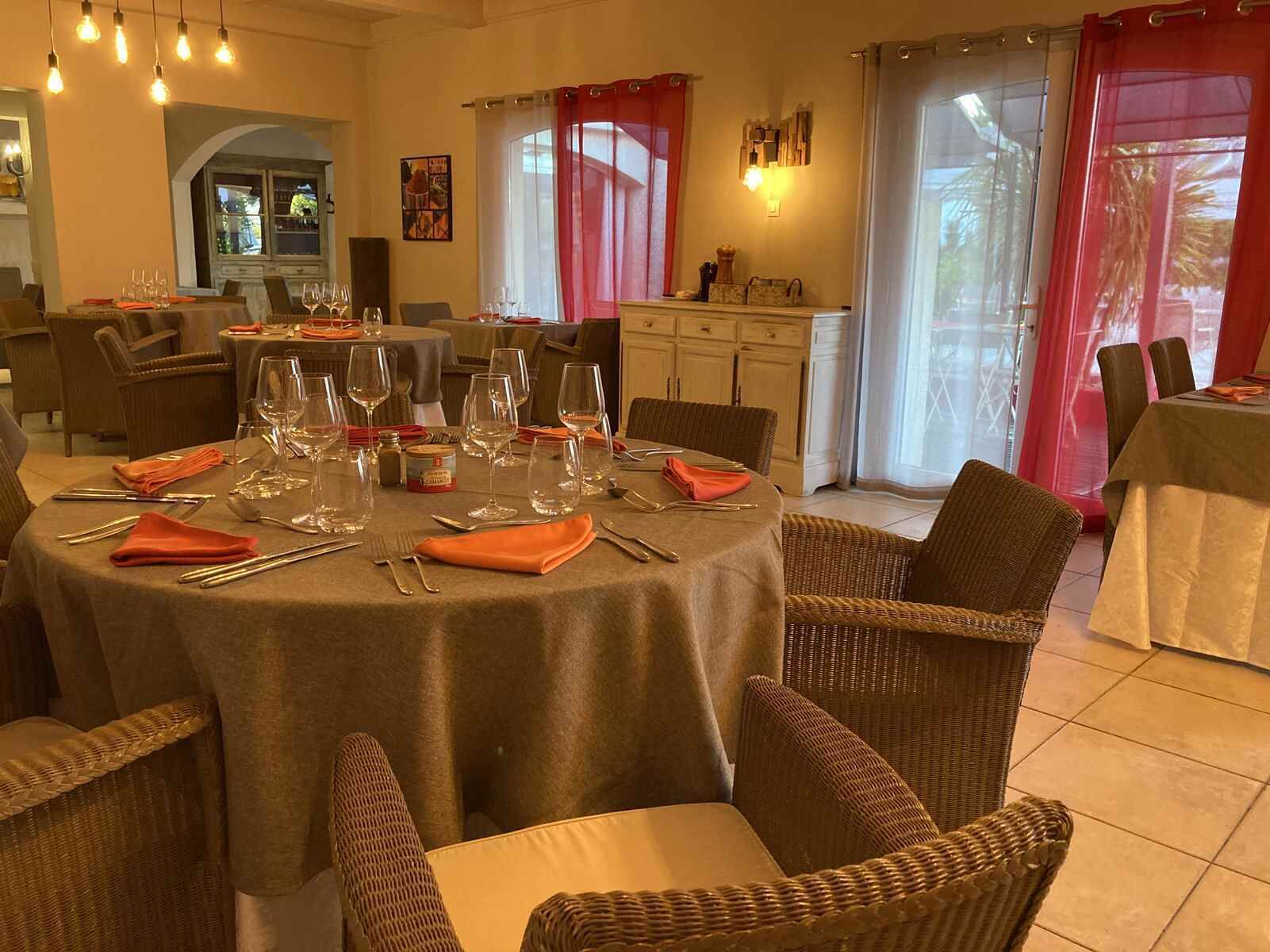 daily buffet breakfast (eur 11.00 per person)