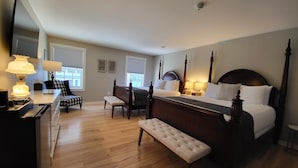 Main Inn - 2 Queen Beds | เครื่องนอนระดับพรีเมียม, เตียงพร้อมฟูกเสริมที่นอน, เตารีด/โต๊ะรีดผ้า