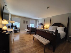 Main Inn - 2 Queen Beds