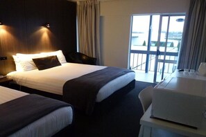 Laptop workspace, iron/ironing board, free WiFi, bed sheets - The Riccarton Hotel (Christchurch)