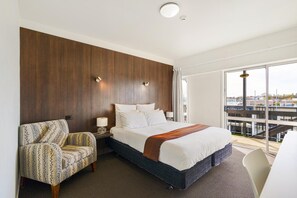 Laptop workspace, iron/ironing board, free WiFi, bed sheets - The Riccarton Hotel (Christchurch)