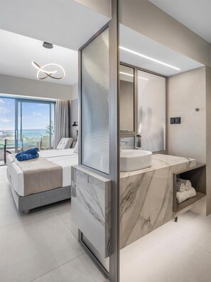 Superior Double or Twin Room, Partial Sea View | Bathroom | Free toiletries, hair dryer, towels - Creta Star Hotel (Rethymno)
