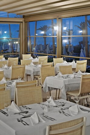 2 restaurants servant le dîner